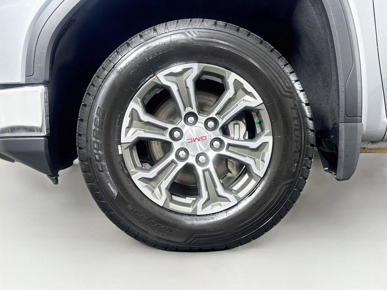 Used 2025 GMC Sierra 1500 SLT AWD/4WD image 41