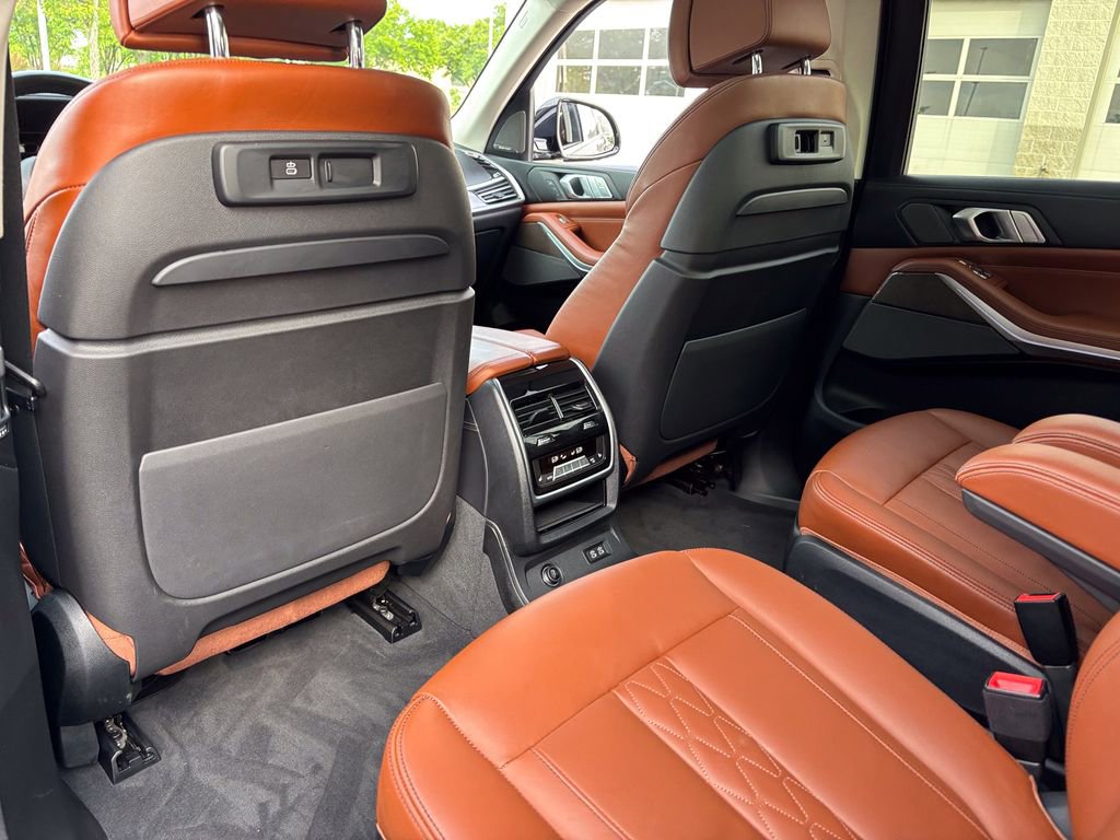 Used 2020 BMW X7 xDrive40i w/ Premium Package AWD/4WD image 44