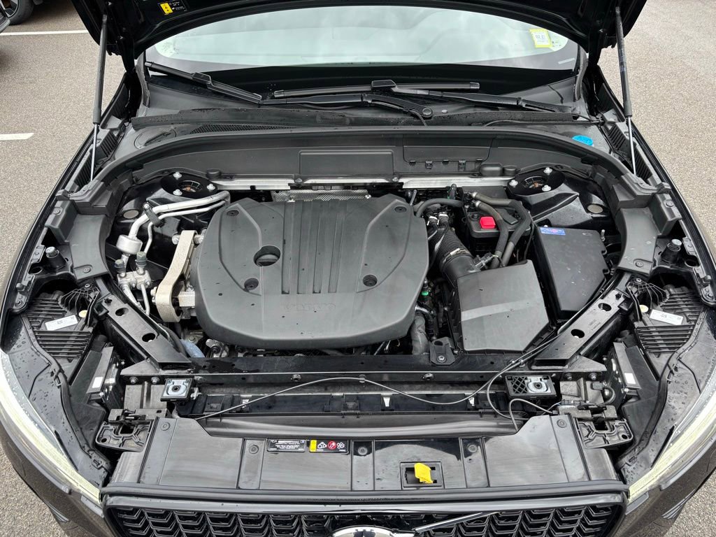 Used 2024 Volvo XC60 B5 Plus w/ Climate Package image 28