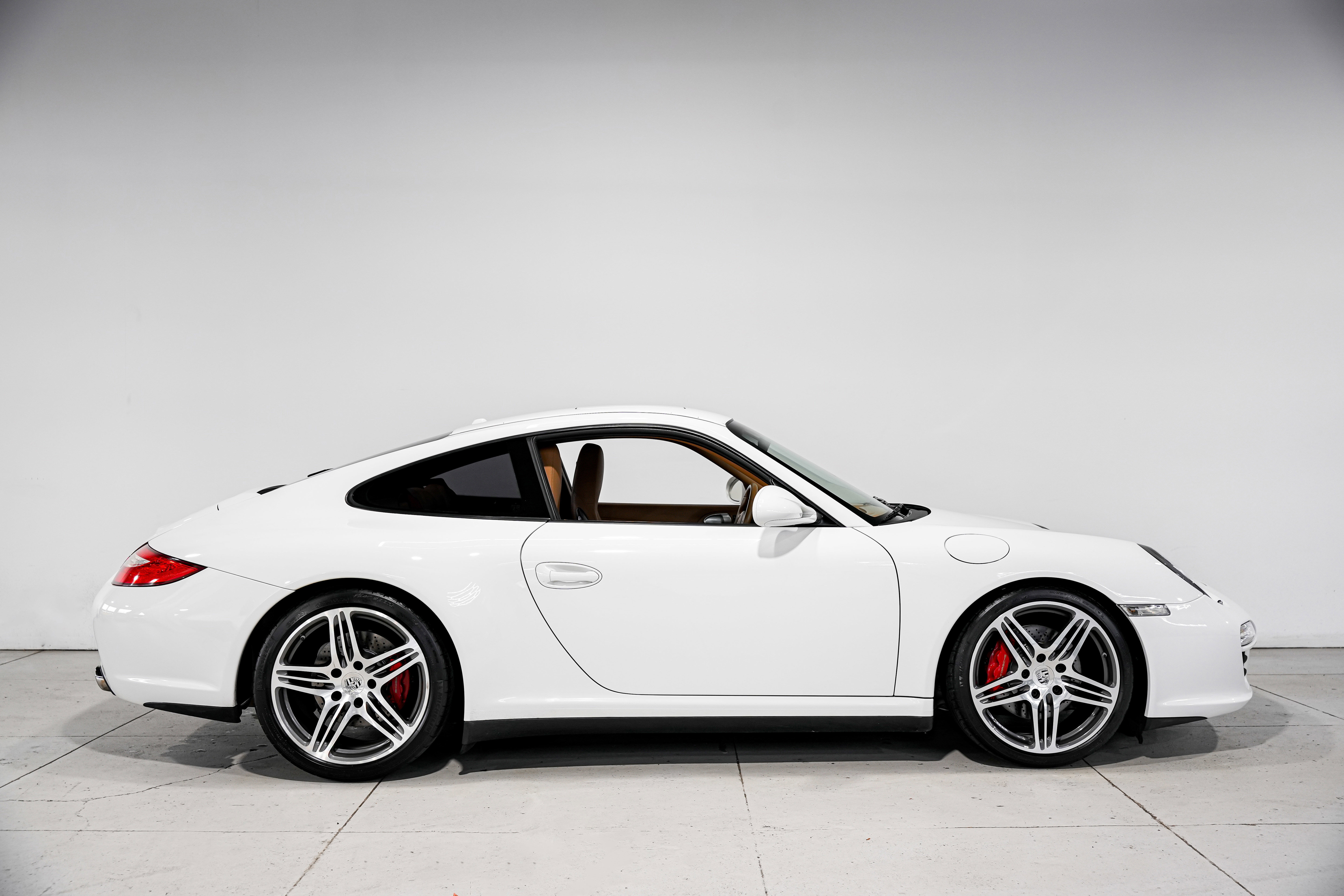 Used 2009 Porsche 911 Carrera 4 image 2