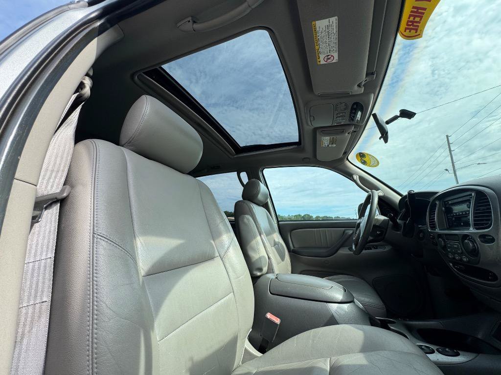 Used 2001 Toyota Sequoia Limited RWD image 28