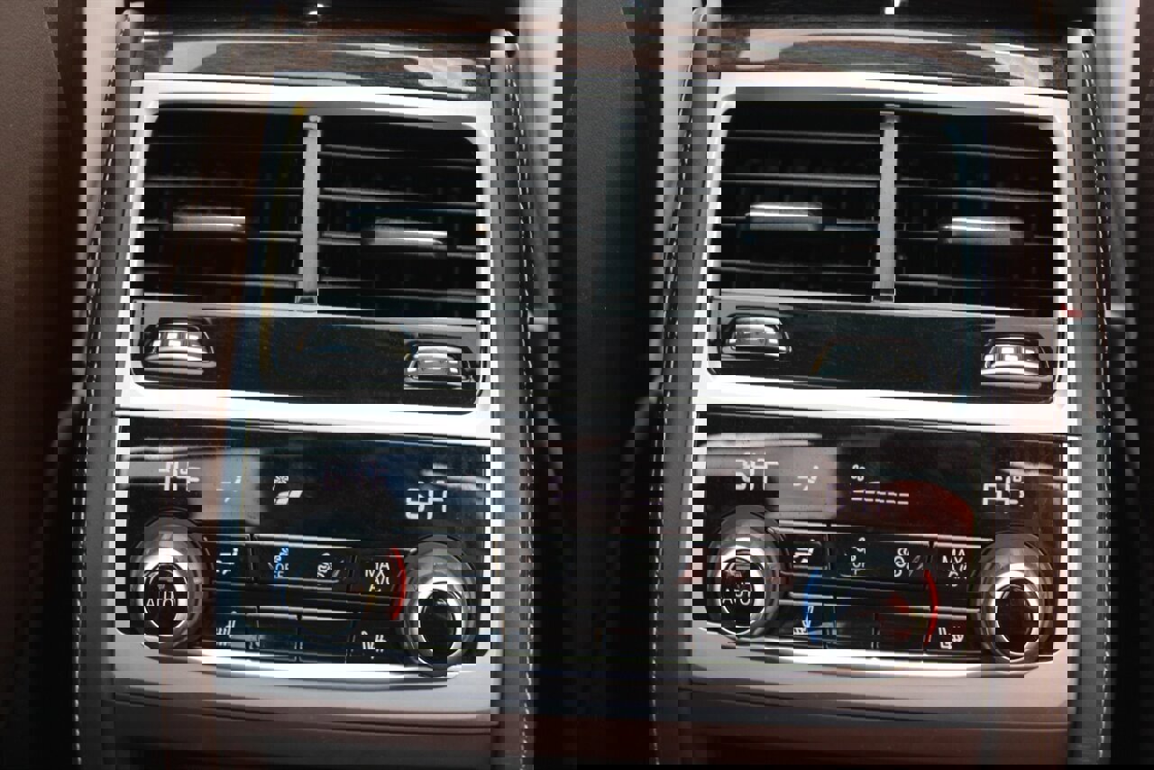 Used 2020 BMW 750i xDrive image 11