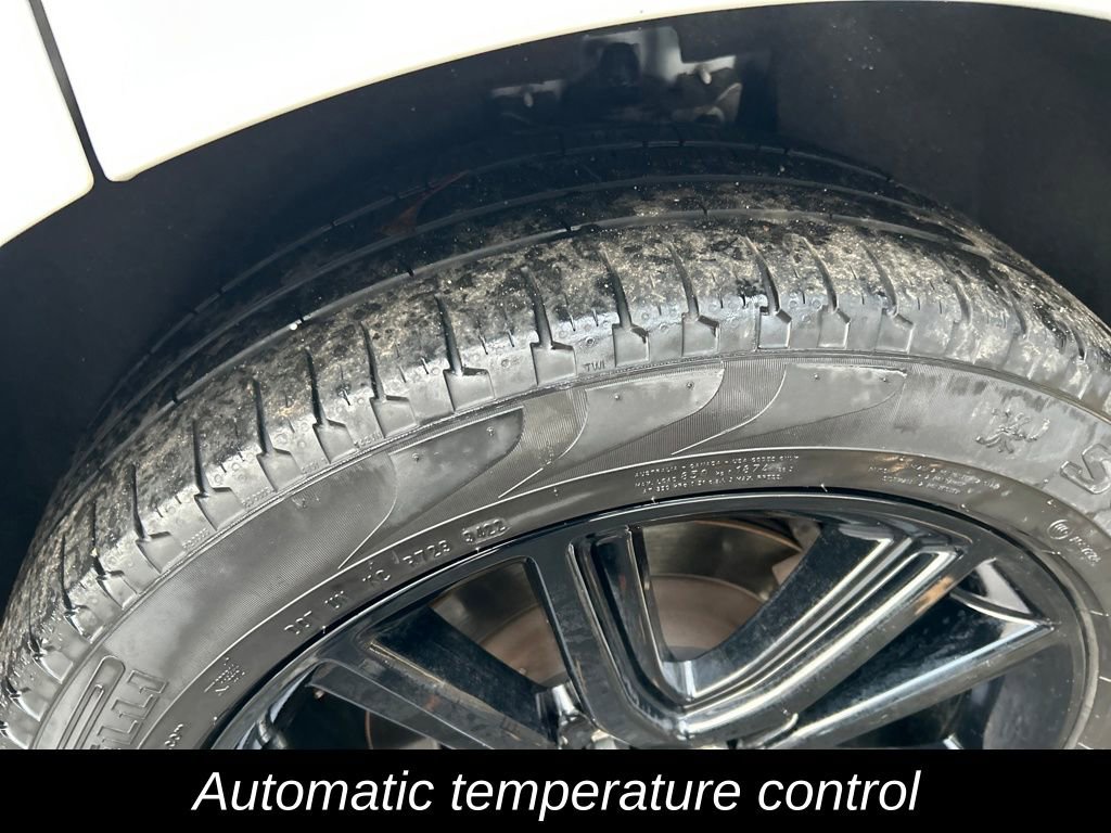 Used 2023 Ford Edge ST-Line w/ Class II Trailer Tow Package image 11