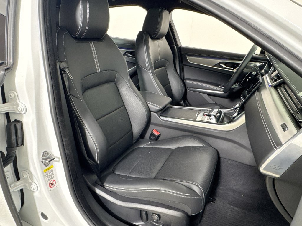 Used 2024 Jaguar XF R-Dynamic SE AWD/4WD image 23