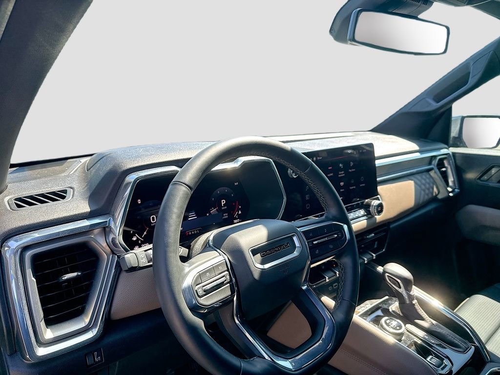 Used 2025 GMC Canyon Denali AWD/4WD image 11