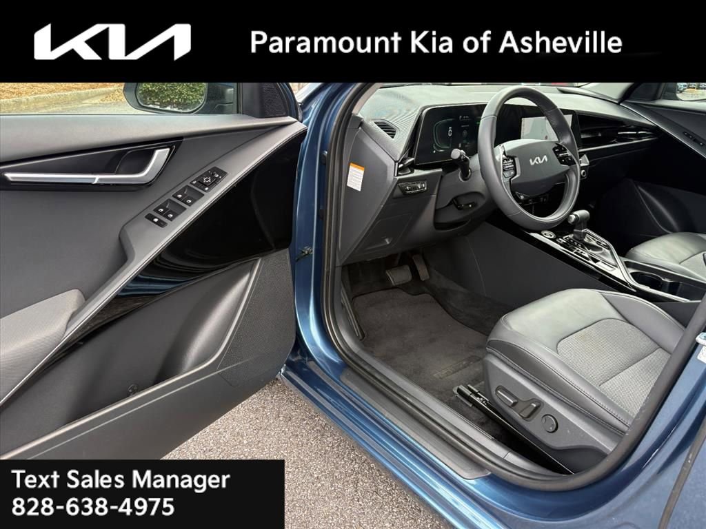Certified 2023 Kia Niro EX image 16