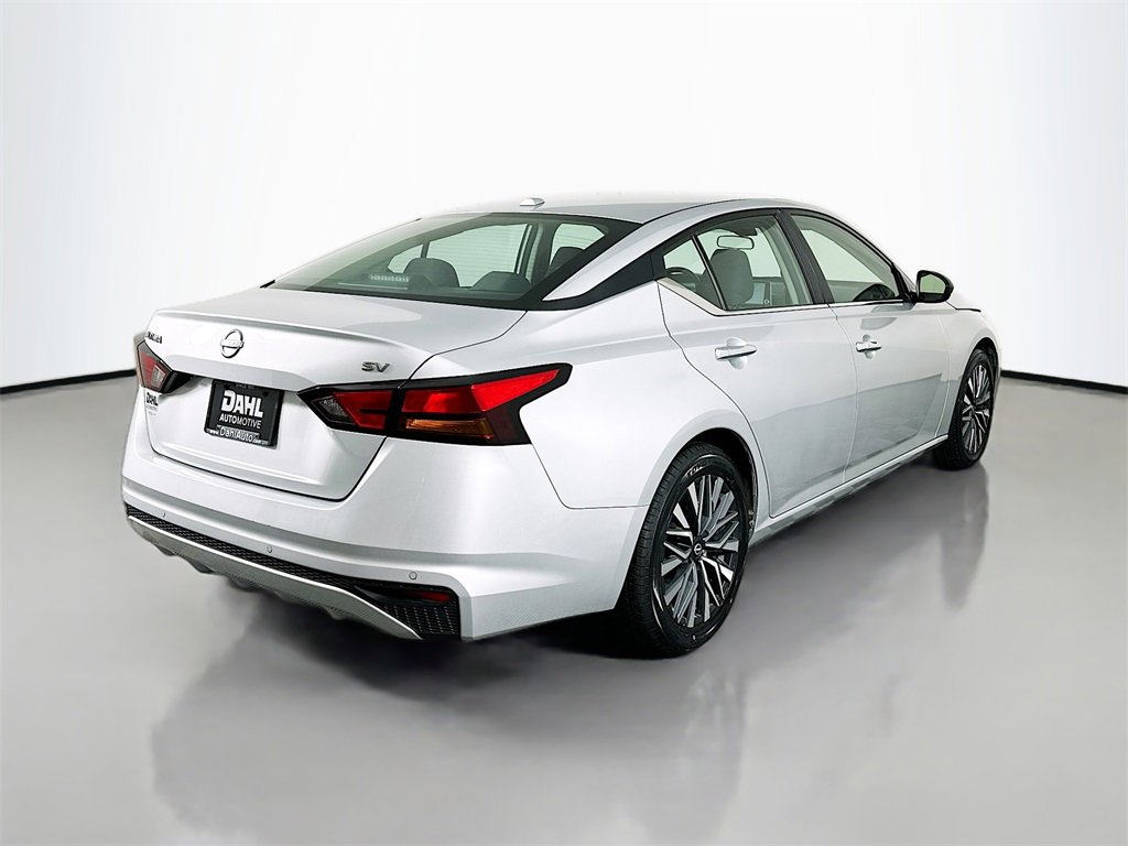 Used 2024 Nissan Altima 2.5 SV image 12