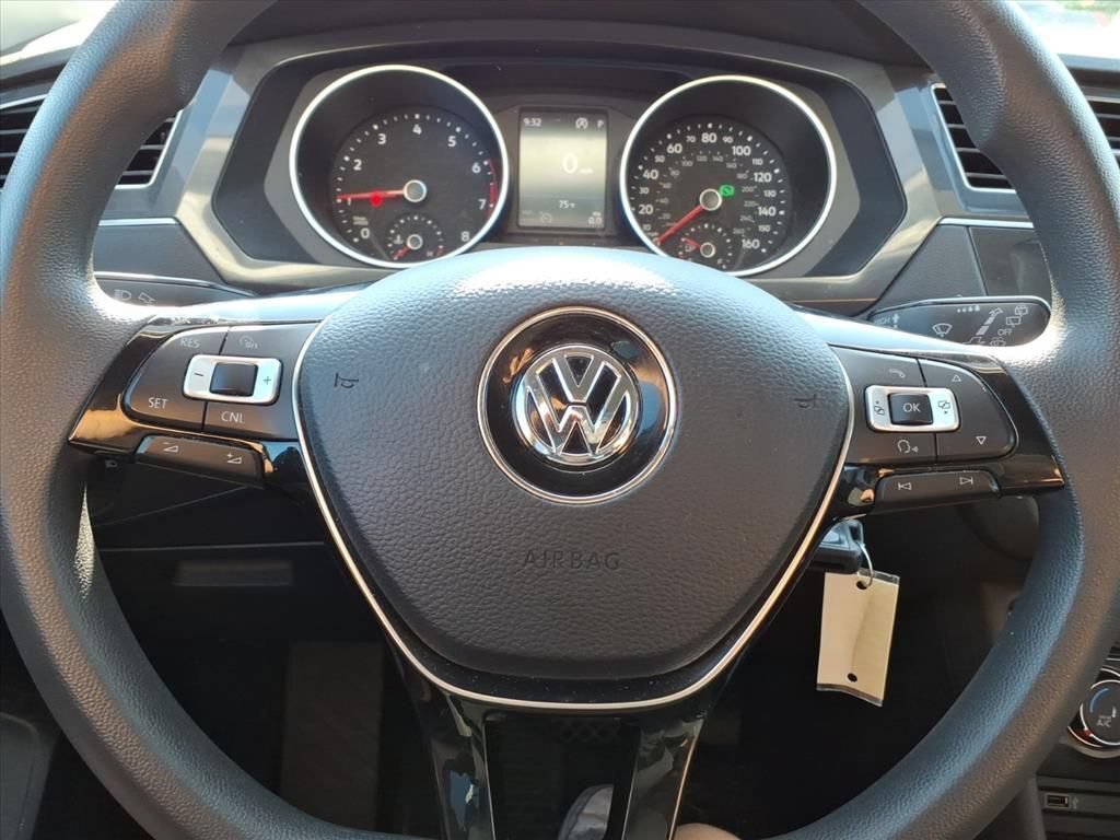 Used 2018 Volkswagen Tiguan S AWD/4WD image 5