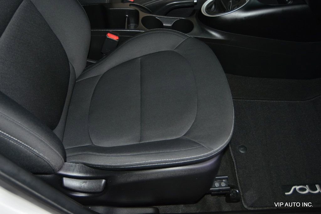 Used 2014 Kia Soul FWD image 19