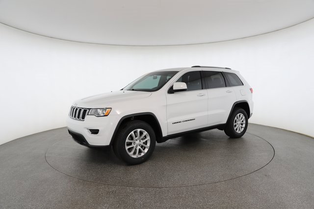 Used 2021 Jeep Grand Cherokee Laredo image 3