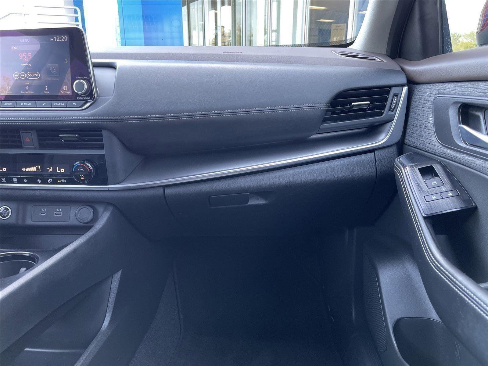 Used 2023 Nissan Rogue SV AWD/4WD image 30