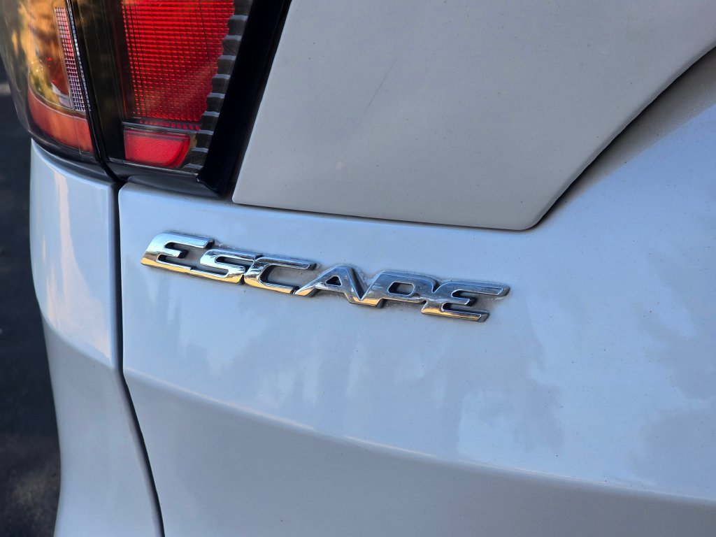 Used 2018 Ford Escape Titanium AWD/4WD image 19