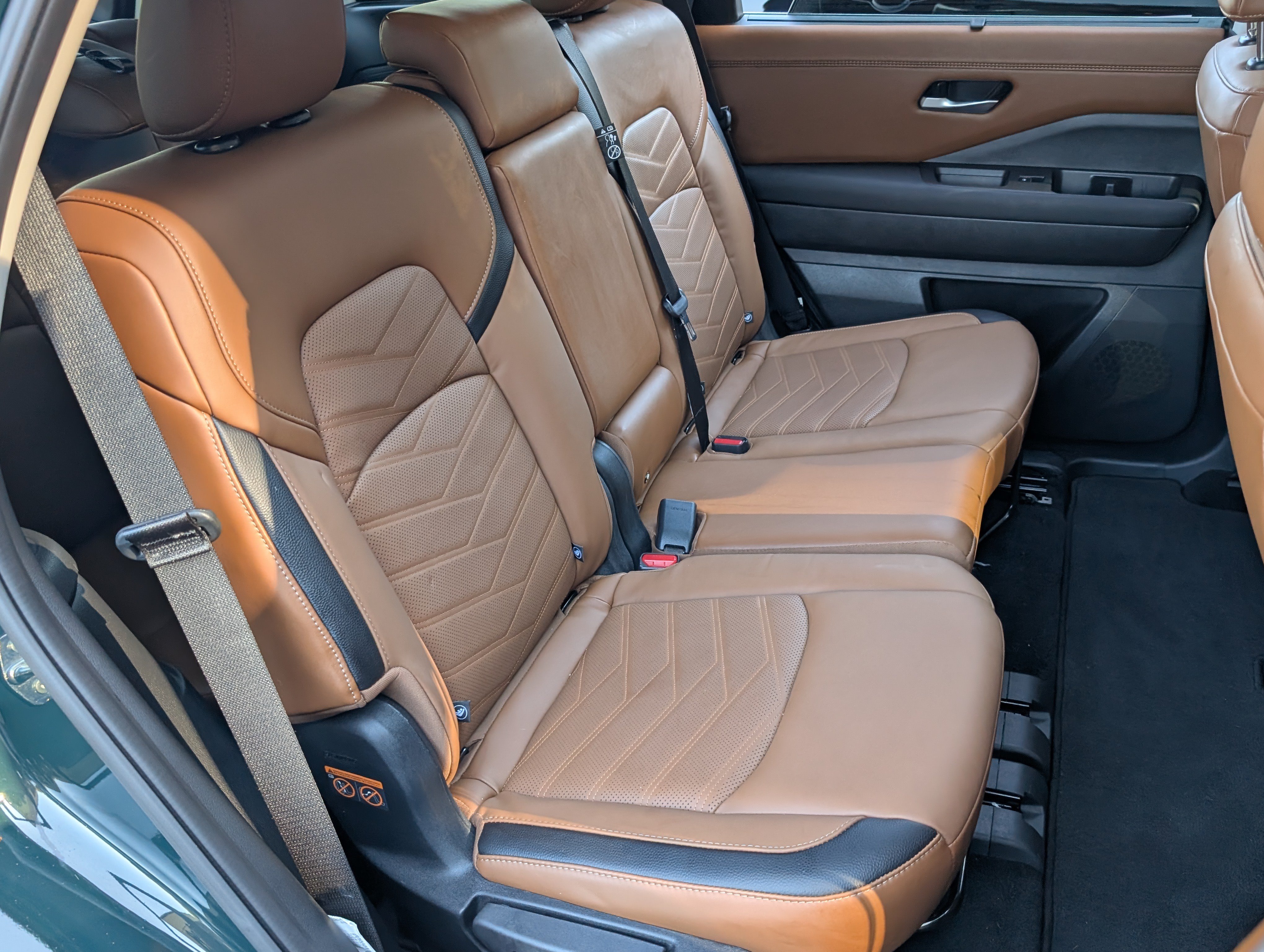 Used 2025 Nissan Pathfinder Platinum w/ Cargo Package FWD image 23