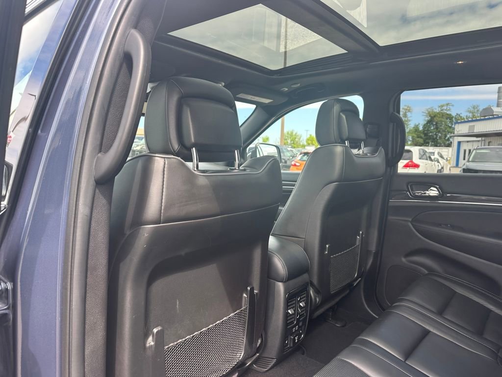 Used 2020 Jeep Grand Cherokee Overland AWD/4WD image 10