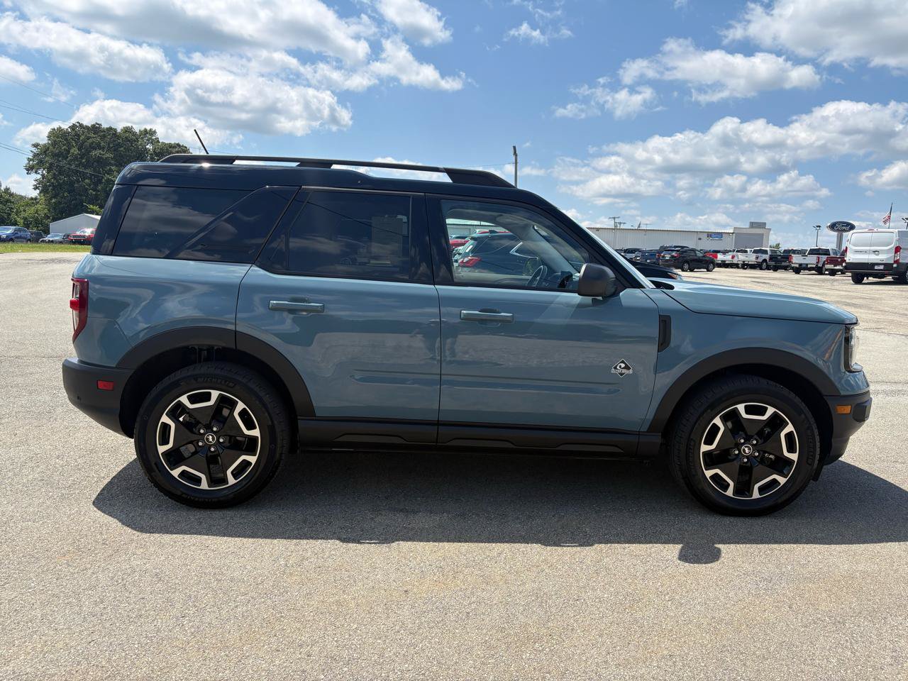Used 2021 Ford Bronco Sport Outer Banks w/ Outer Banks Package AWD/4WD image 2