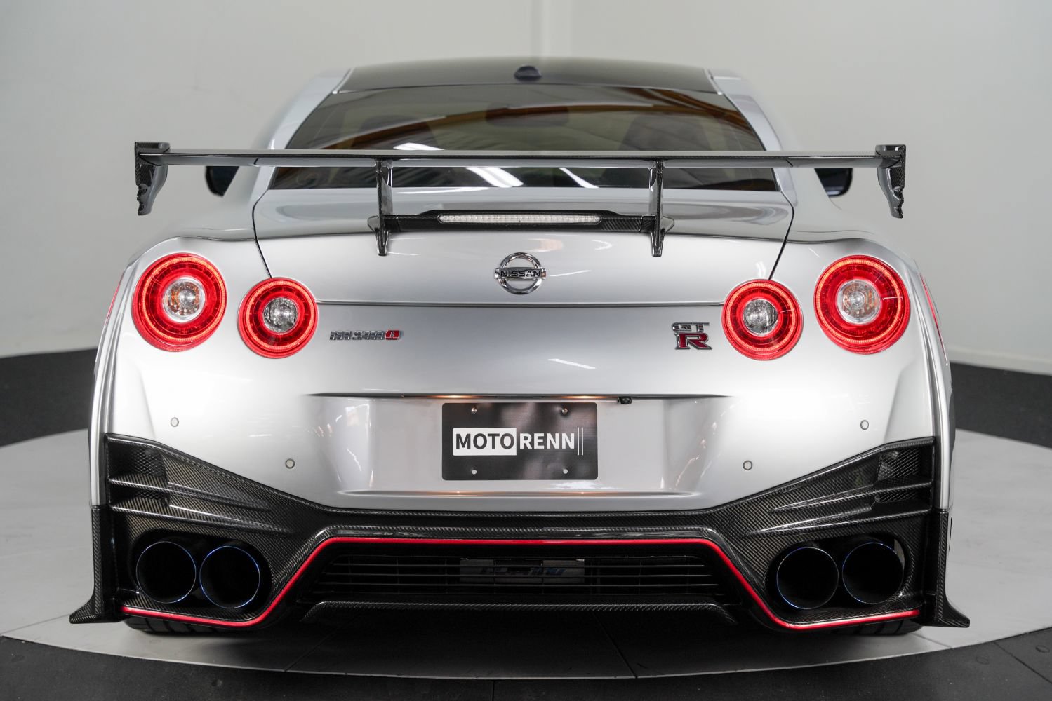 Used 2018 Nissan GT-R NISMO AWD/4WD image 8