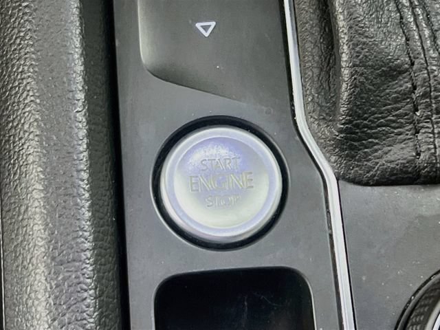 Used 2020 Volkswagen Atlas Cross Sport SEL R-Line w/ Cross Sport MDO Package AWD/4WD image 19