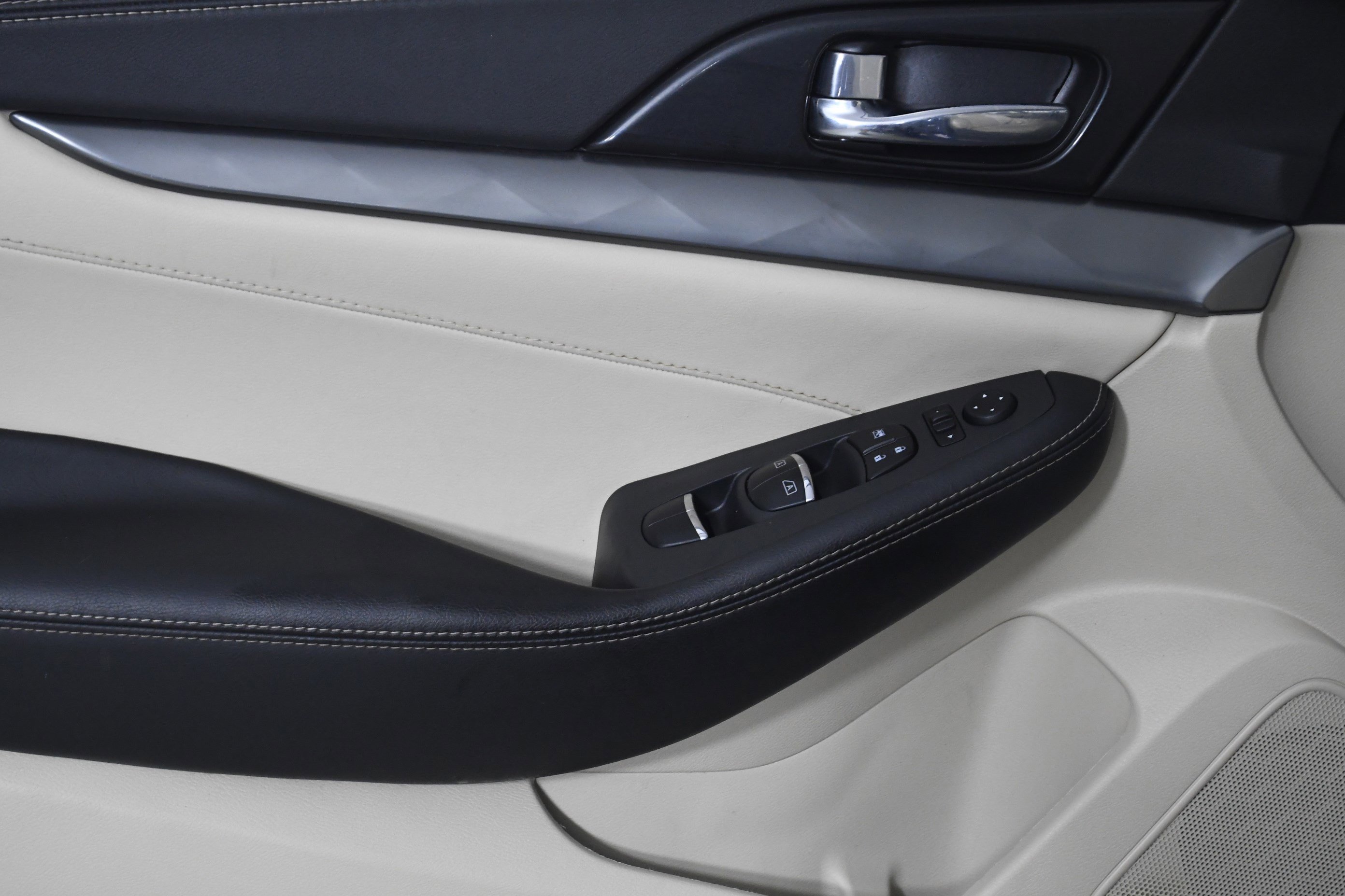 Used 2019 Nissan Maxima 3.5 SL w/ Floor Mat Group image 21