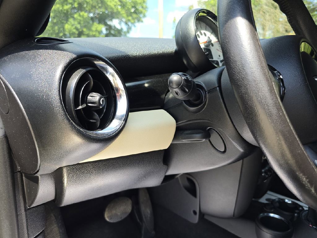 Used 2012 MINI Cooper Coupe image 19