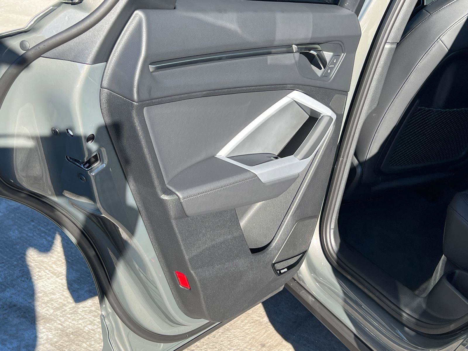 New 2025 Audi Q3 2.0T Premium image 15