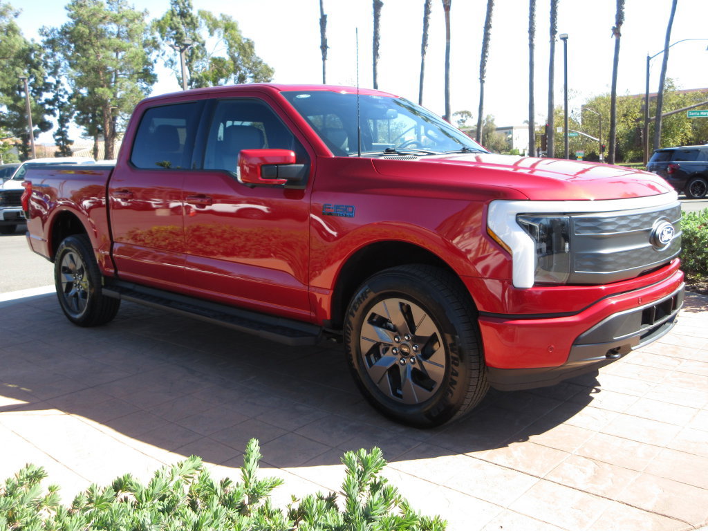 Certified 2024 Ford F150 Lightning Lariat AWD/4WD image 7