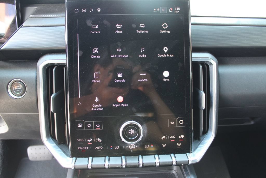 Used 2025 GMC Acadia Elevation FWD image 17