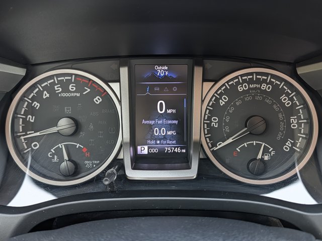 Used 2020 Toyota Tacoma SR5 RWD image 23