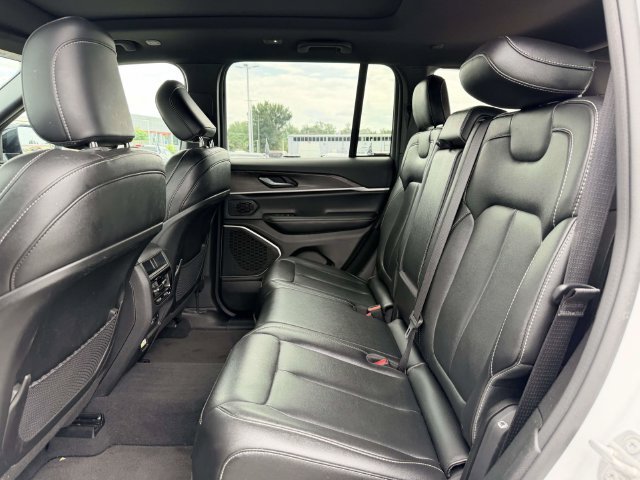 Used 2024 Jeep Grand Cherokee Limited 4xe AWD/4WD image 13