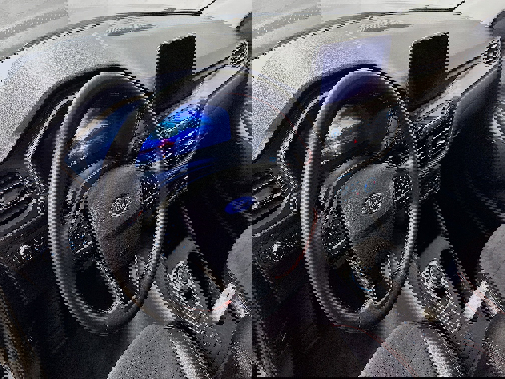 Used 2022 Ford Escape SEL w/ SEL Stealth AWD Package image 12