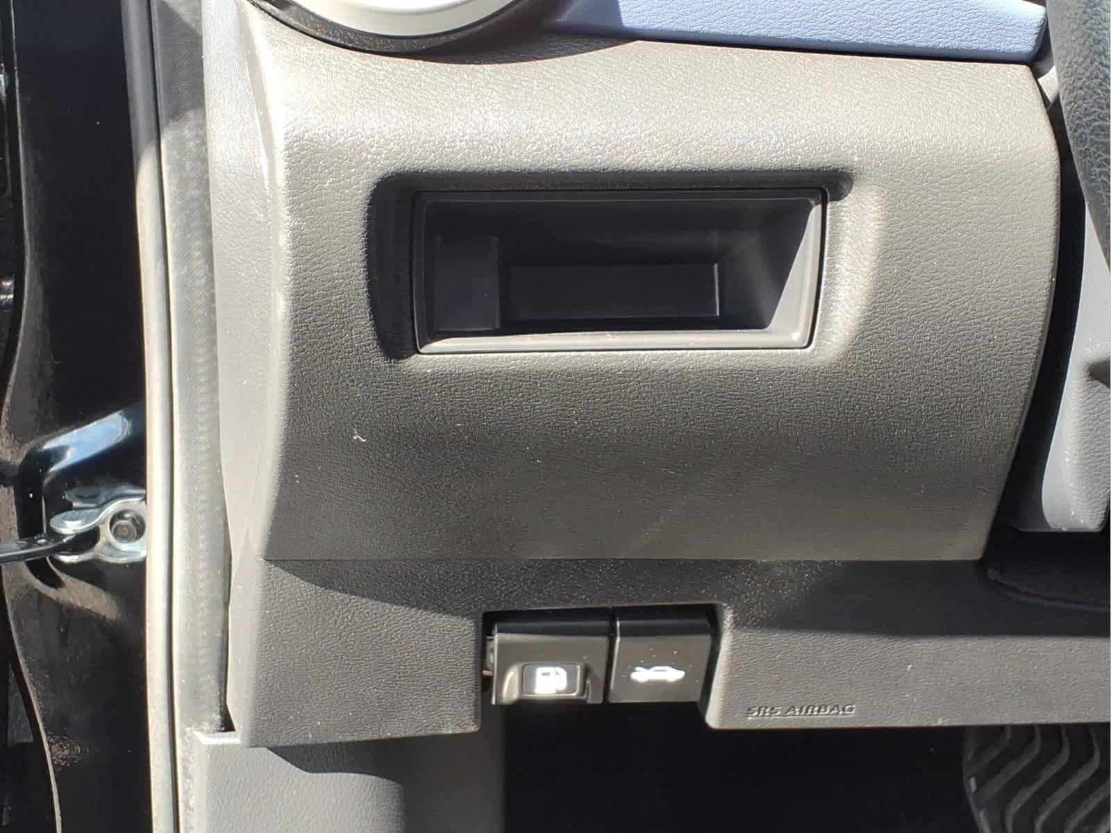 Used 2024 Nissan Versa SV FWD image 13