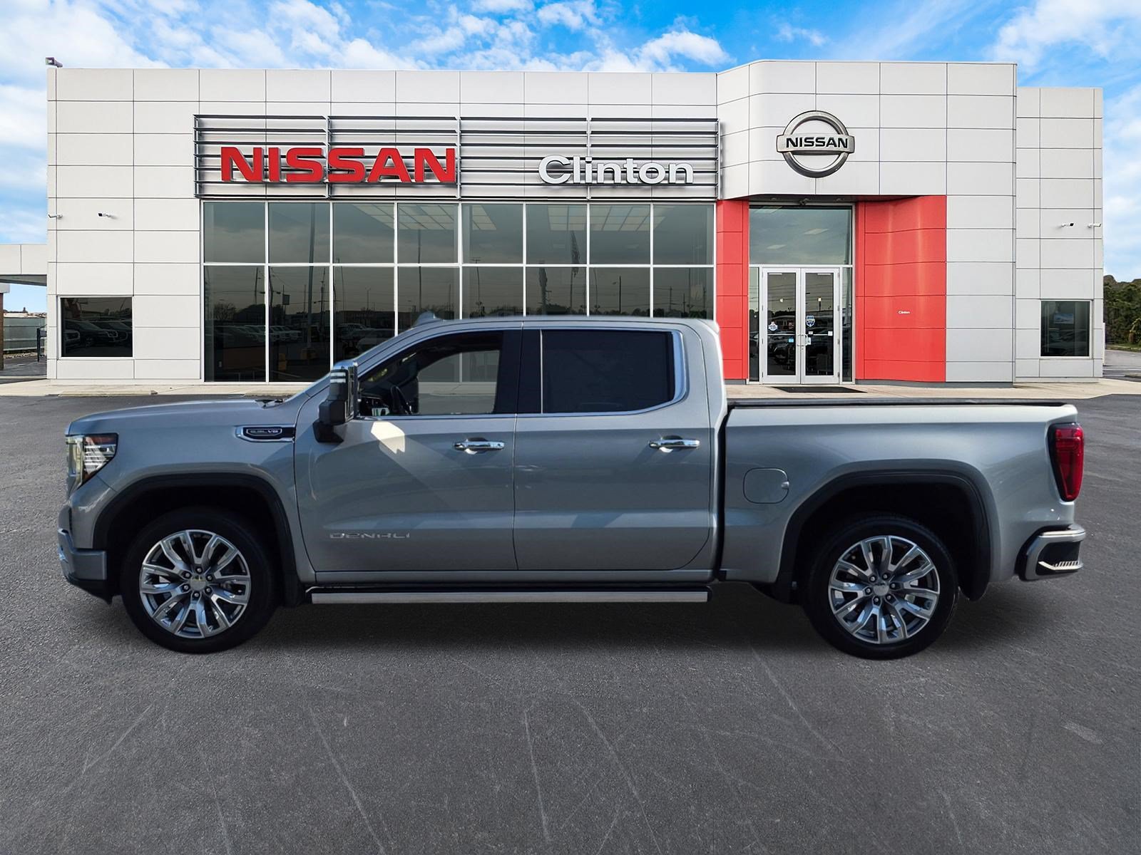 Used 2026 GMC Sierra 1500 Denali w/ Denali Reserve Package AWD/4WD image 6