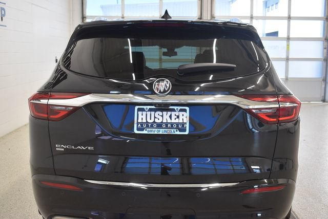 Used 2020 Buick Enclave Avenir w/ Avenir Technology Package AWD/4WD image 11