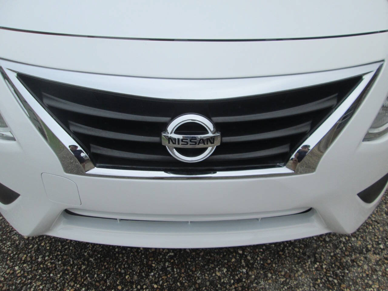 Used 2019 Nissan Versa S FWD image 16