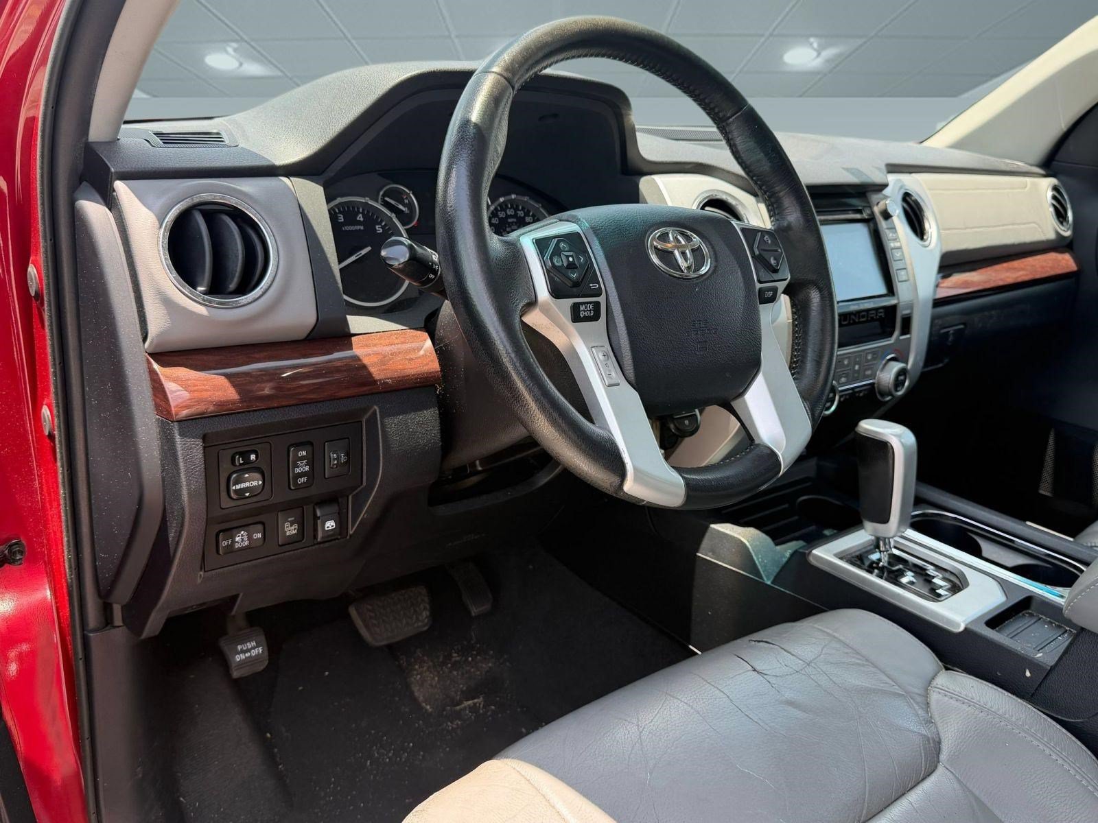 Used 2016 Toyota Tundra Limited w/ Limited Premium Package RWD image 4