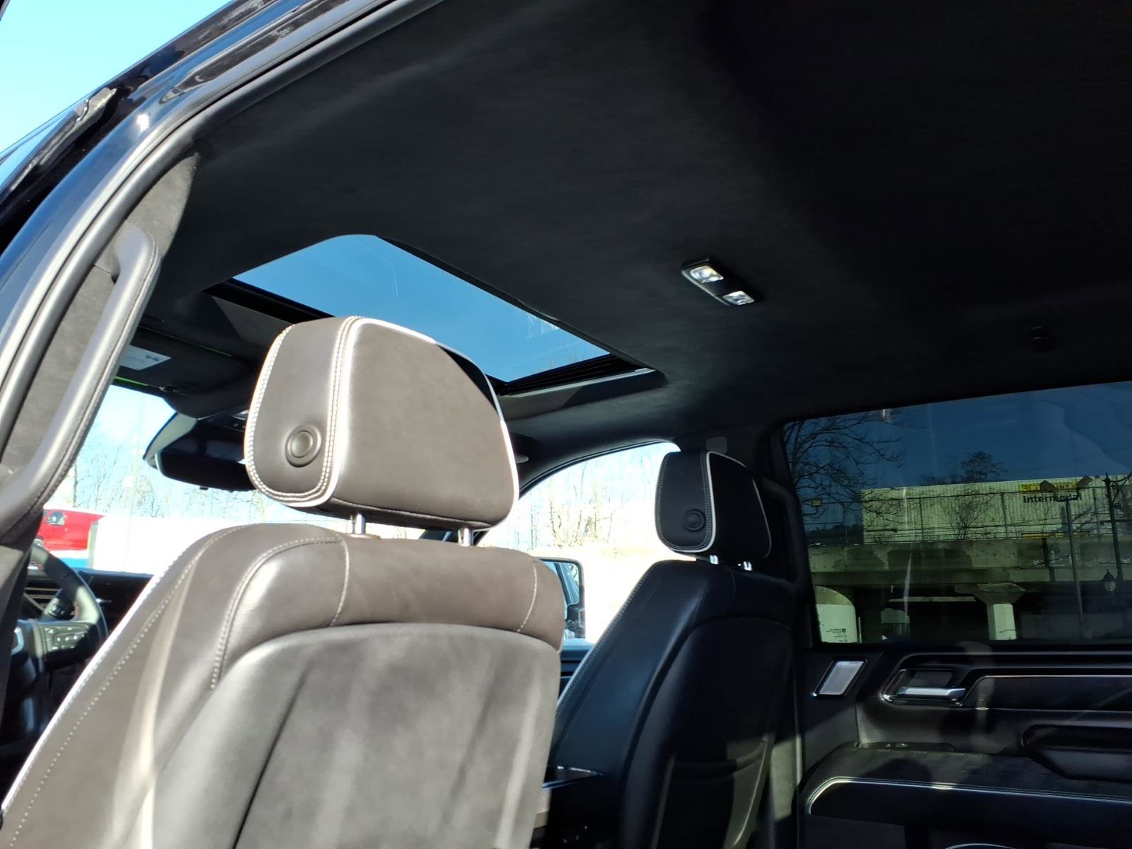 Used 2025 GMC Sierra 2500 AT4X image 14