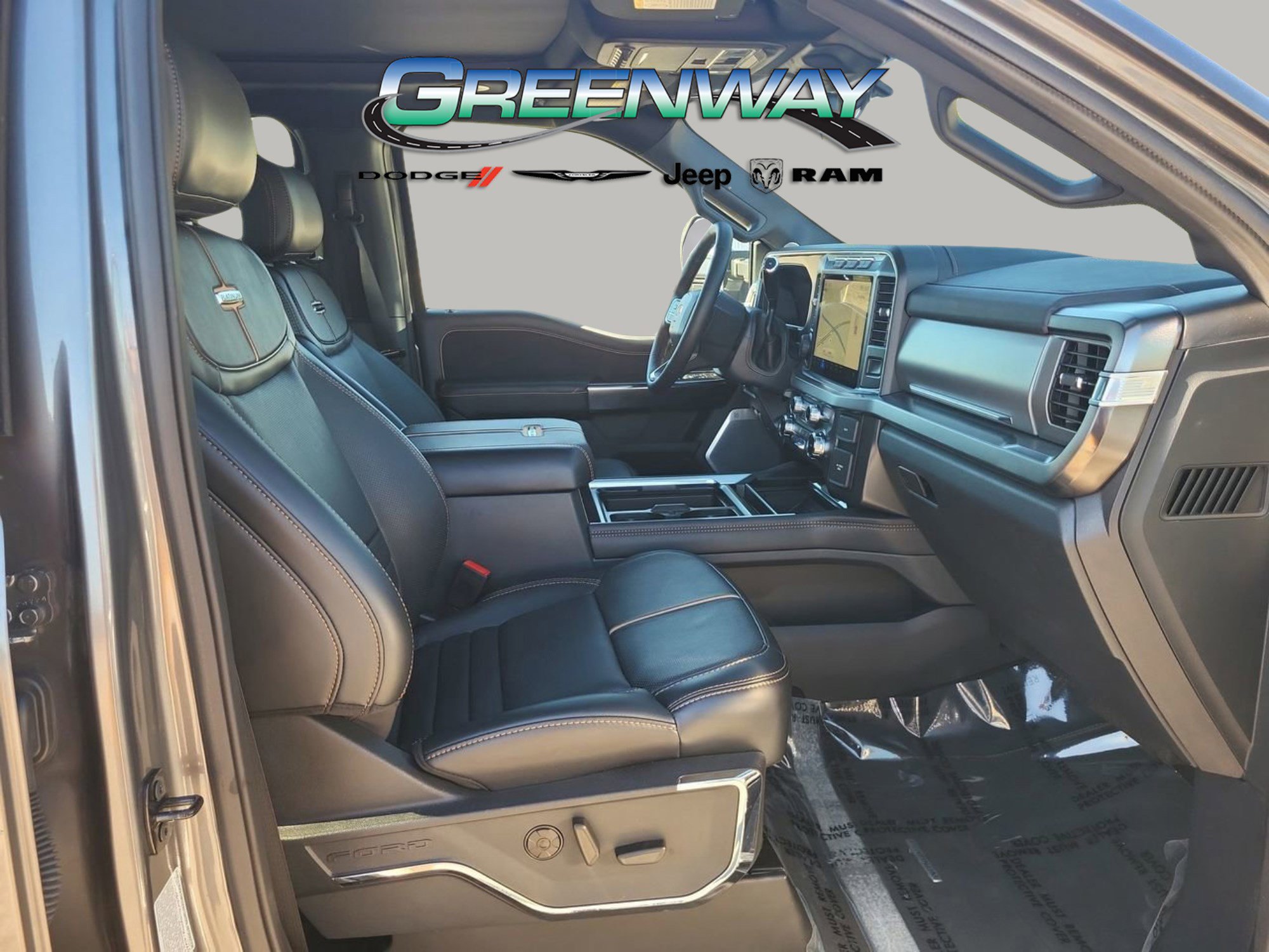 Used 2024 Ford F350 Platinum w/ FX4 Off-Road Package image 7