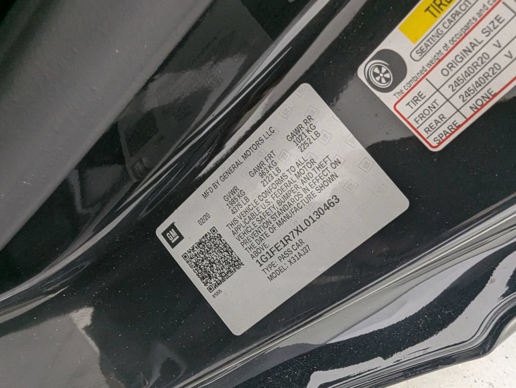 Used 2020 Chevrolet Camaro LT RWD image 27