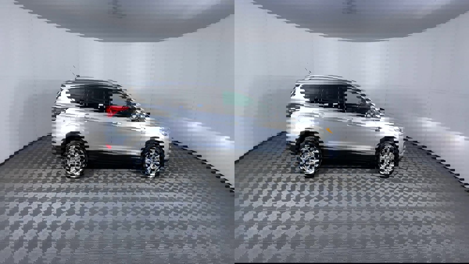 Used 2019 Ford Escape Titanium image 9