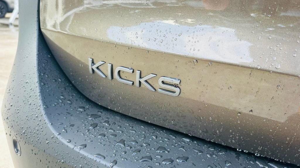 New 2026 Nissan Kicks SR FWD image 10