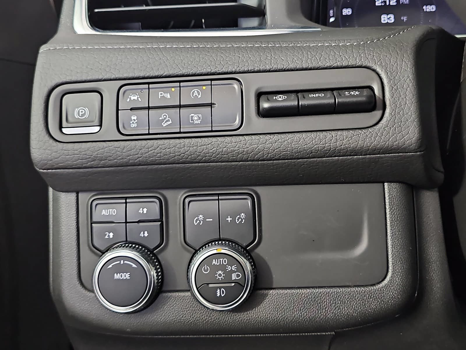 Used 2023 GMC Yukon XL Denali AWD/4WD image 25