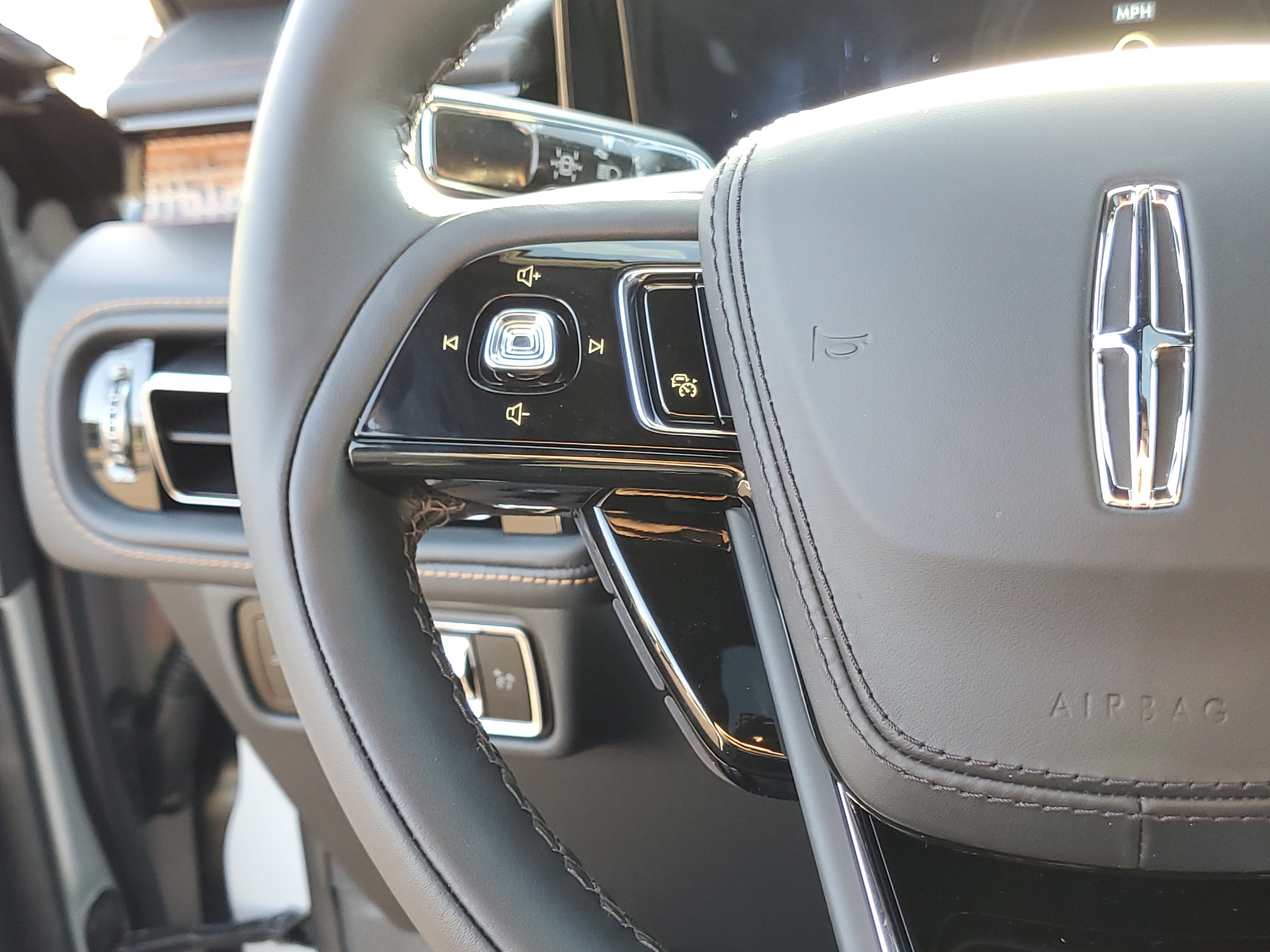 New 2027 Lincoln Aviator Black Label w/ Dynamic Handling Package AWD/4WD image 16