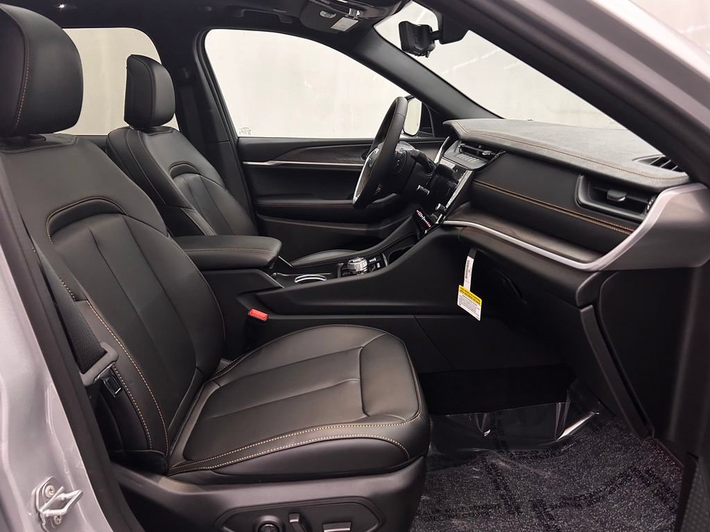 New 2026 Jeep Grand Cherokee Limited AWD/4WD image 17