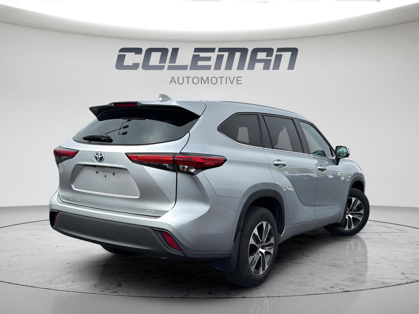 Used 2021 Toyota Highlander XLE image 5