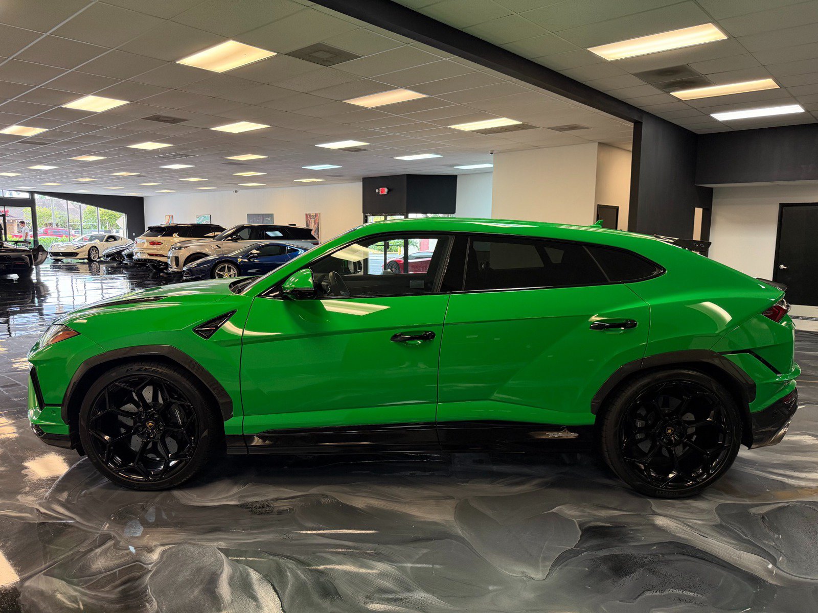 Used 2023 Lamborghini Urus Performante AWD/4WD image 13