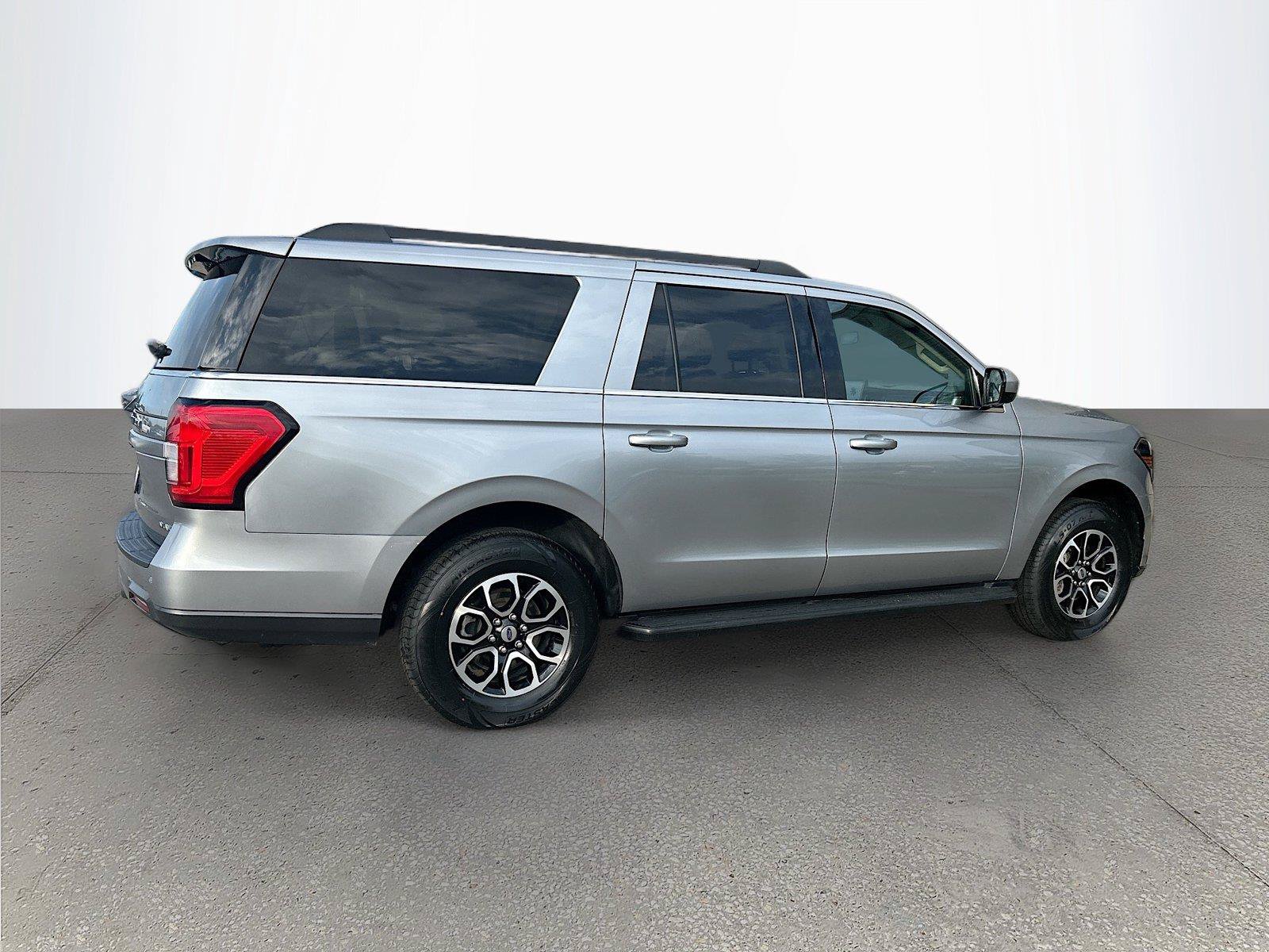 Used 2024 Ford Expedition Max XLT AWD/4WD image 4