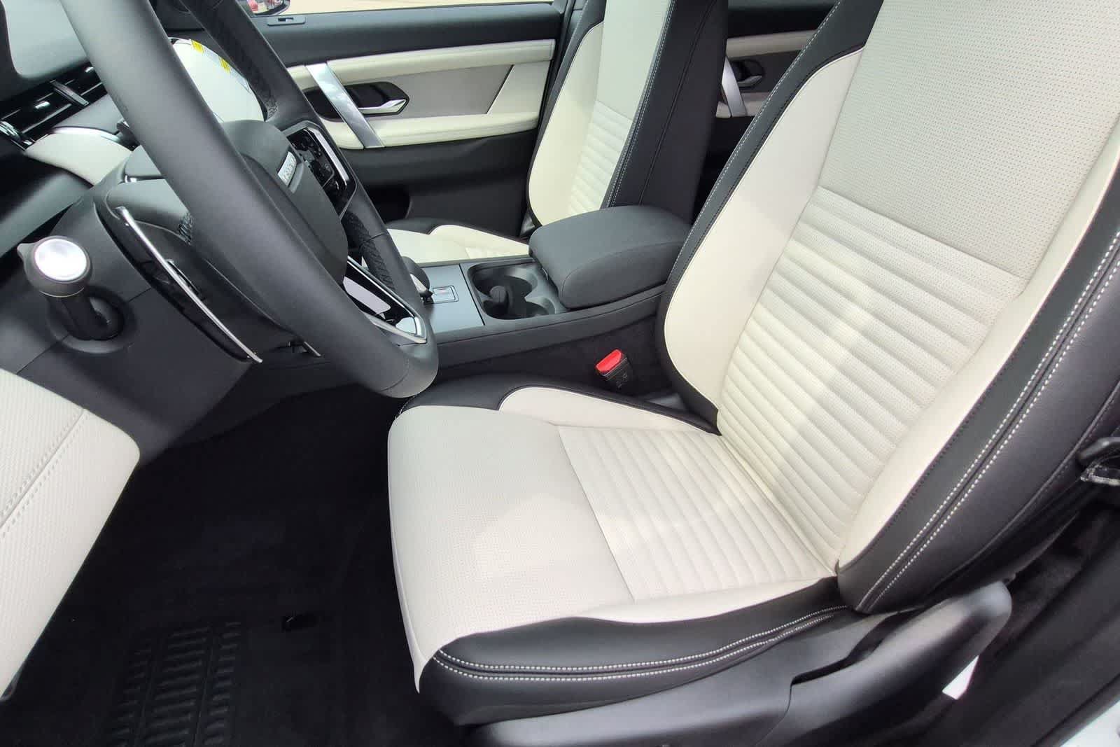 New 2026 Land Rover Discovery Sport Landmark AWD/4WD image 16