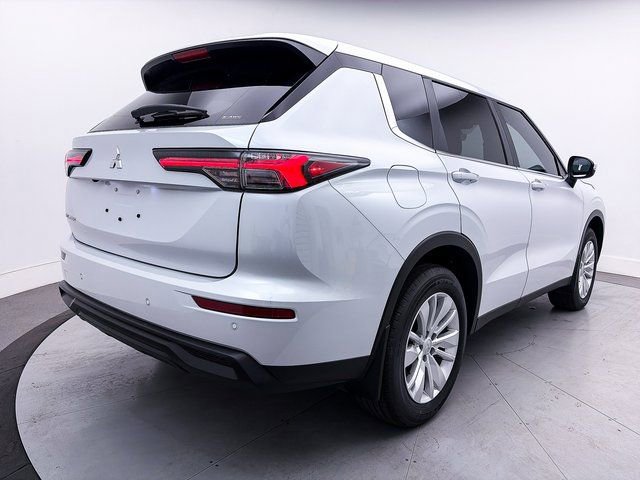 New 2025 Mitsubishi Outlander ES image 7