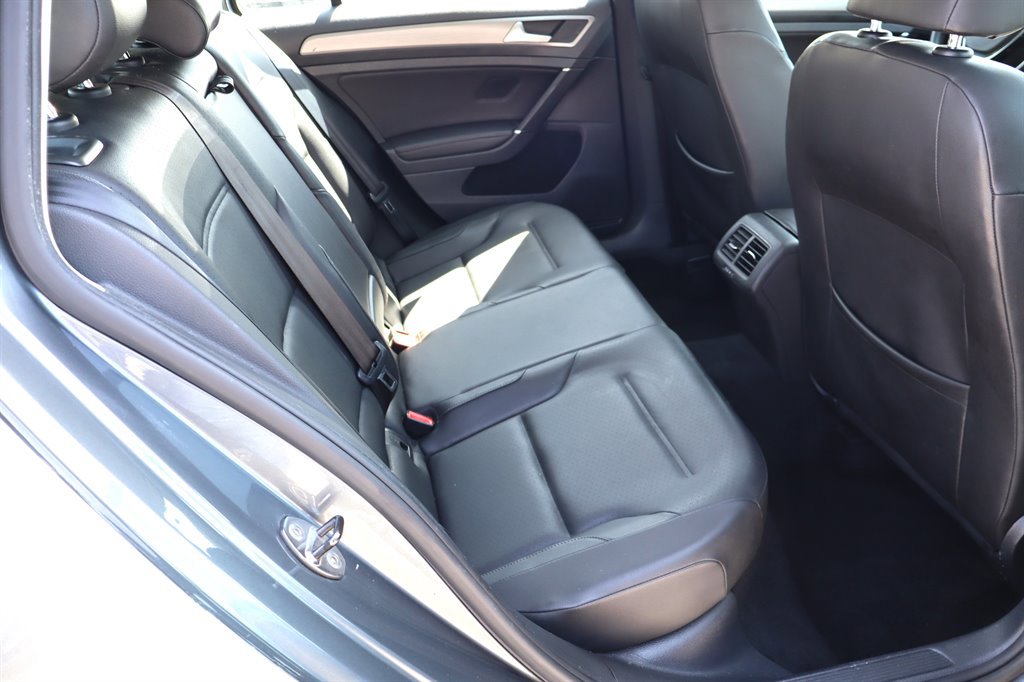 Used 2015 Volkswagen Golf TDI S FWD image 20
