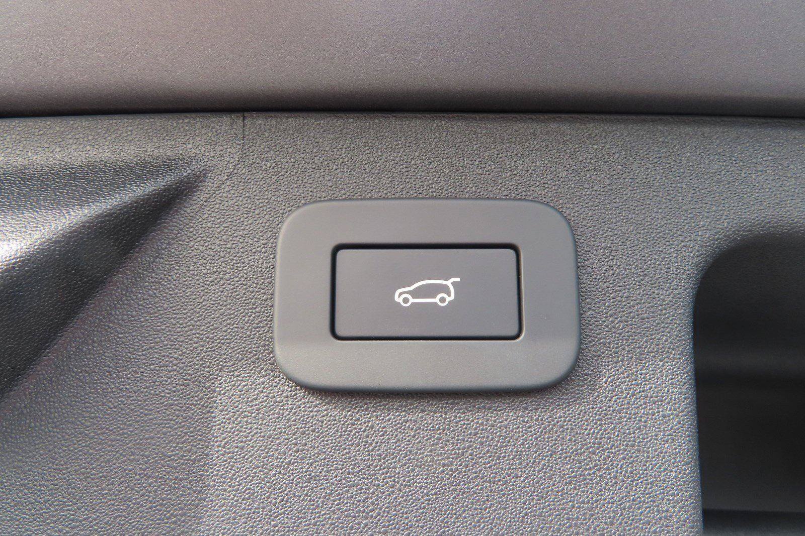 Certified 2023 Land Rover Discovery Sport SE AWD/4WD image 24