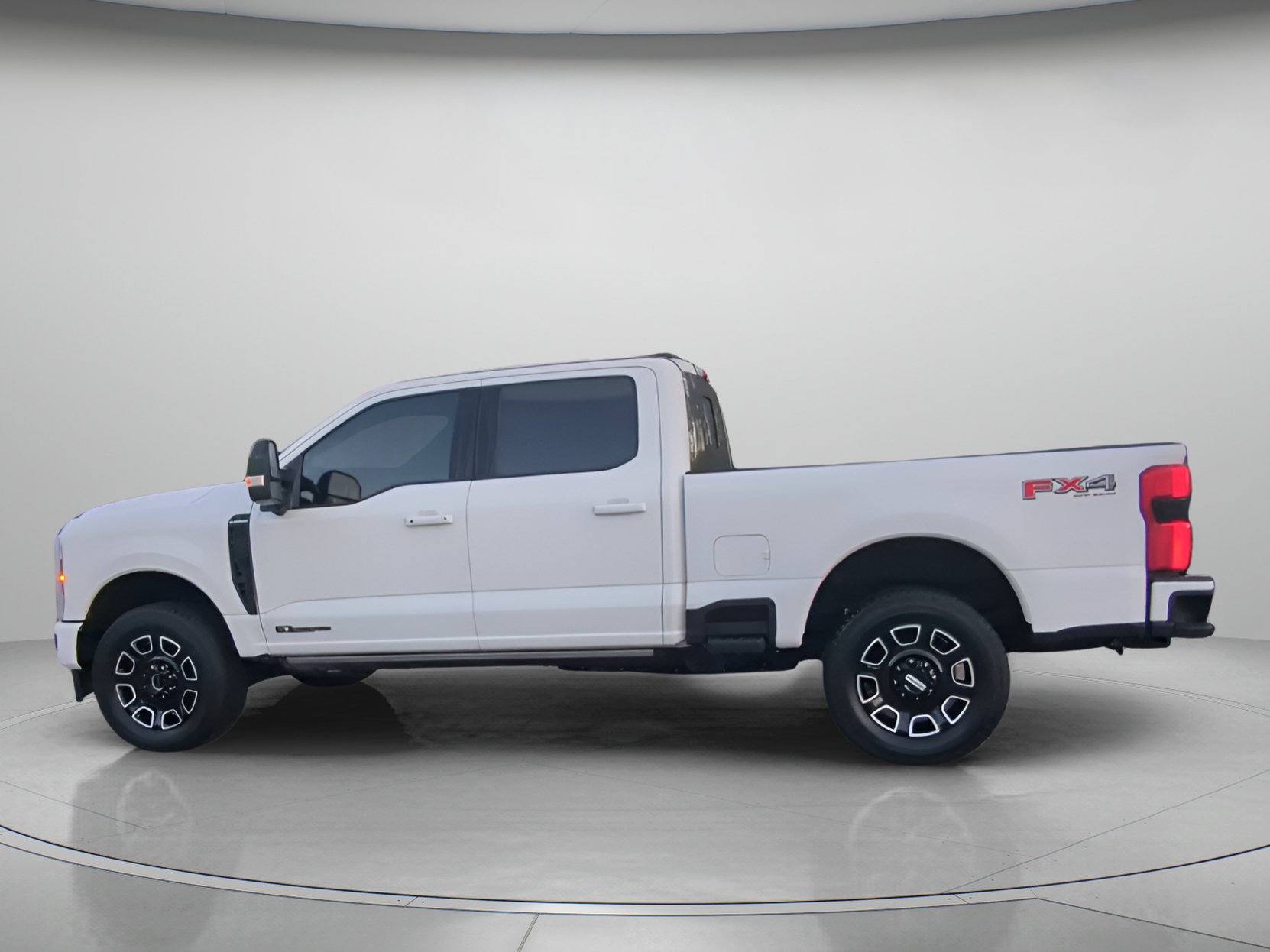 Certified 2025 Ford F250 Platinum w/ FX4 Off-Road Package AWD/4WD image 15